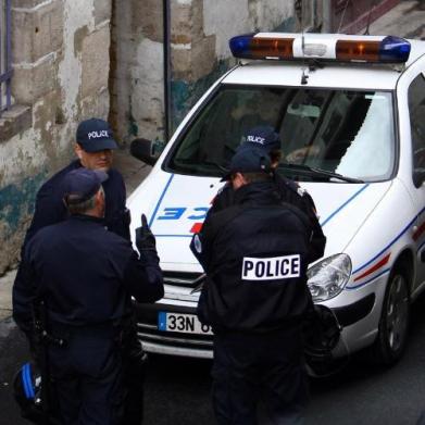 Polic�a francesa